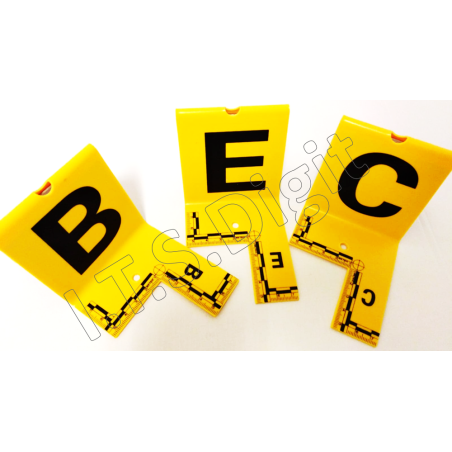 Plots de marquage Jaune 8x8 cm perces 26 lettres-equerre graduee 6 cm